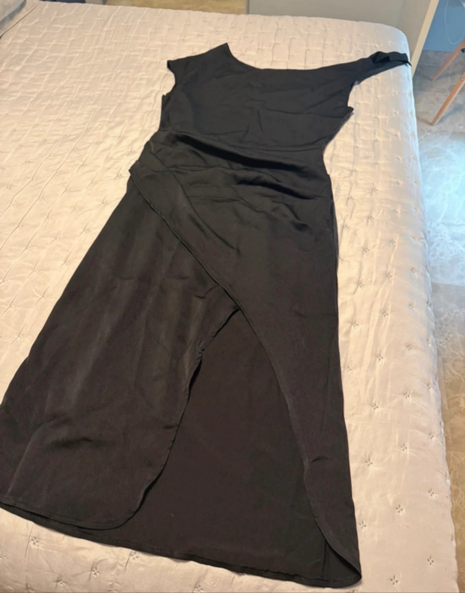 Asymmetrische zwarte jurk – photo 5